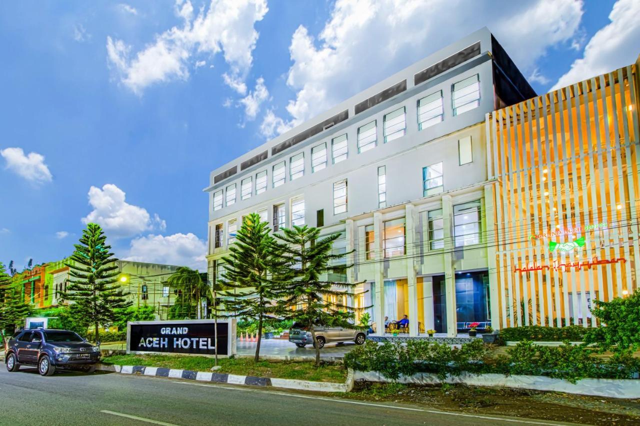 Grand Aceh Hotel Banda Aceh Exterior photo