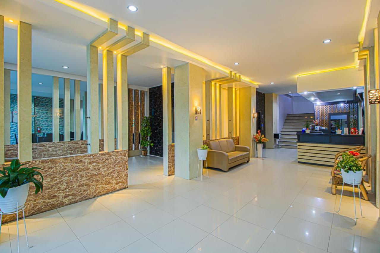 Grand Aceh Hotel Banda Aceh Exterior photo