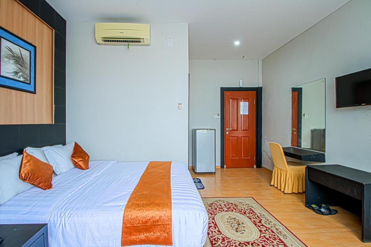 Grand Aceh Hotel Banda Aceh Exterior photo
