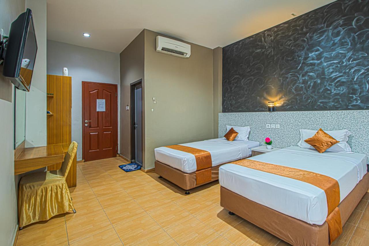 Grand Aceh Hotel Banda Aceh Exterior photo