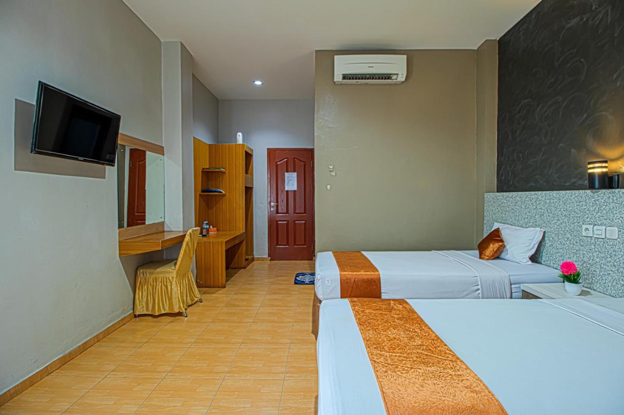 Grand Aceh Hotel Banda Aceh Exterior photo